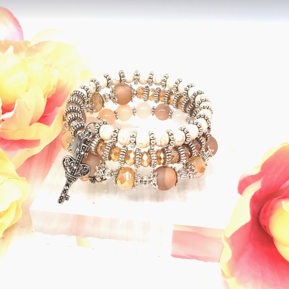 Champagne Wishes Memory Wrap Bead Bracelet with Marcasite Key Charm - Picture 4 of 11